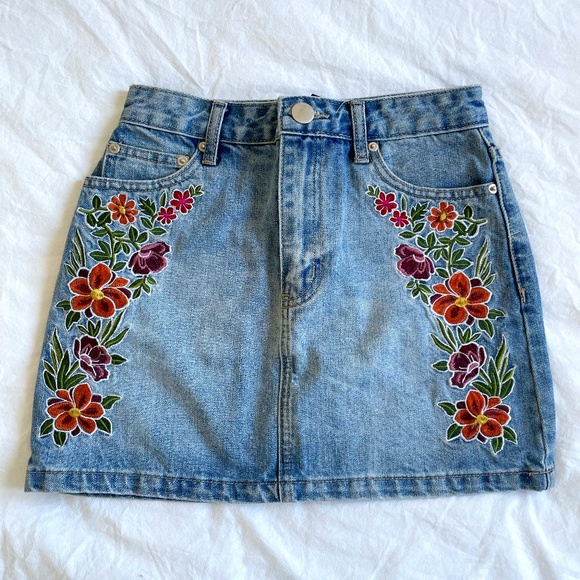 Embroidered Floral Denim Mini Skirt - Forever 21, Size XS - Picture 1 of 2
